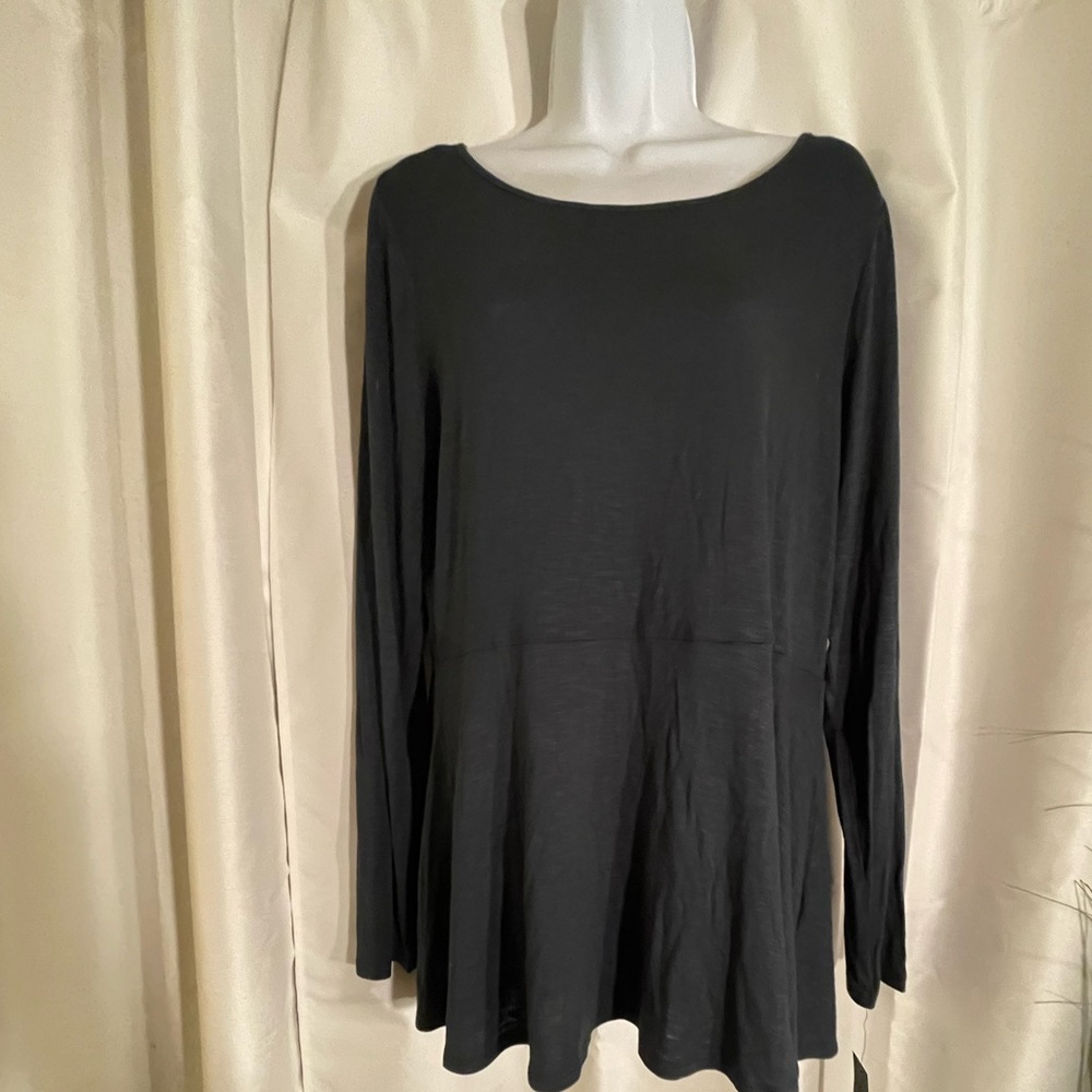 Apt 9 size L classy green long sleeve …new never worn  stretchy